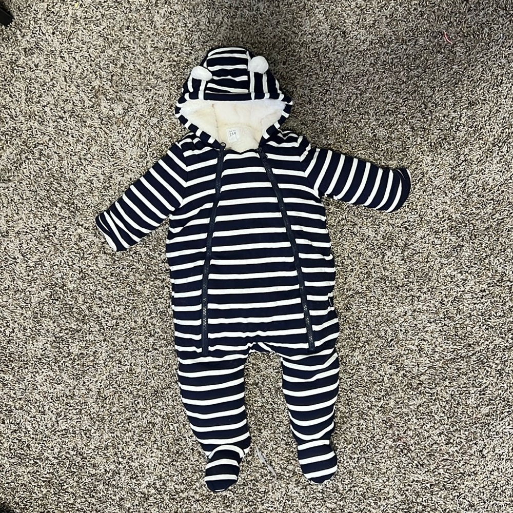 Gap Baby Warm Winter Bodysuit 6-12 month